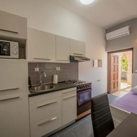 Studio Apartman Vir Apartman *